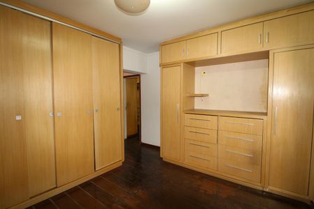 Apartamento à venda com 280m², 5 quartos e 1 vagaSuíte 2