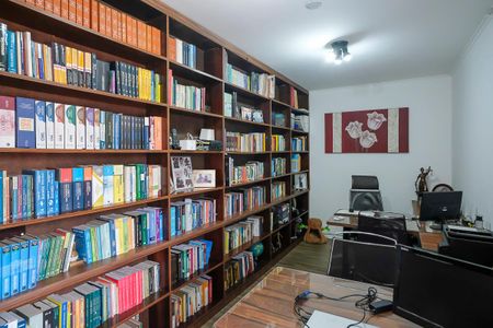 Casa à venda com 442m², 4 quartos e 6 vagasEscritório