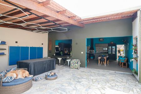 Casa à venda com 442m², 4 quartos e 6 vagasQuintal