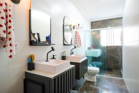 Casa à venda com 442m², 4 quartos e 6 vagasBanheiro