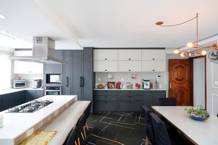 Casa à venda com 442m², 4 quartos e 6 vagasCozinha