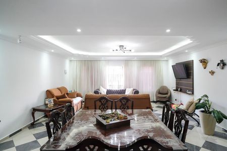 Casa à venda com 442m², 4 quartos e 6 vagasSala