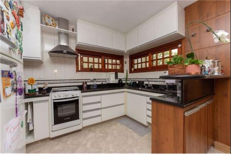 Casa à venda com 380m², 3 quartos e 4 vagas