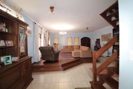 Casa à venda com 3 quartos, 240m² em Vila Carrão, São Paulo