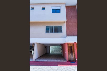 Casa à venda com 140m², 3 quartos e 2 vagas Casa à venda com 140m², 3 quartos e 2 vagasFachada