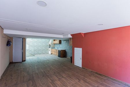 Casa à venda com 140m², 3 quartos e 2 vagas Casa à venda com 140m², 3 quartos e 2 vagasEspaço gourmet e garagem