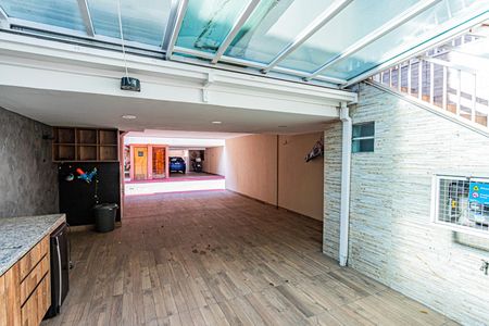 Casa à venda com 140m², 3 quartos e 2 vagas Casa à venda com 140m², 3 quartos e 2 vagasEspaço gourmet e garagem