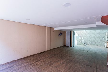 Casa à venda com 140m², 3 quartos e 2 vagas Casa à venda com 140m², 3 quartos e 2 vagasEspaço gourmet e garagem