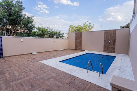 Casa à venda com 140m², 3 quartos e 2 vagas Casa à venda com 140m², 3 quartos e 2 vagasÁrea comum - Piscina