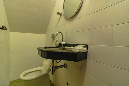 Casa à venda com 200m², 3 quartos e 2 vagas Casa à venda com 200m², 3 quartos e 2 vagasLavabo