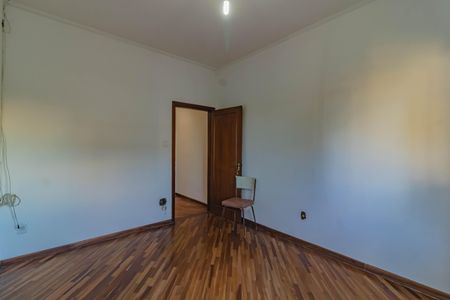 Casa à venda com 200m², 3 quartos e 2 vagas Casa à venda com 200m², 3 quartos e 2 vagasSuíte