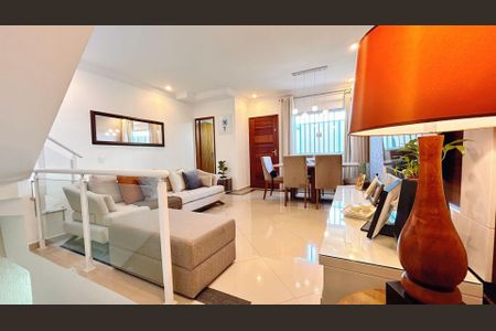 Casa à venda com 3 quartos, 117m² em Penha de França, São Paulo