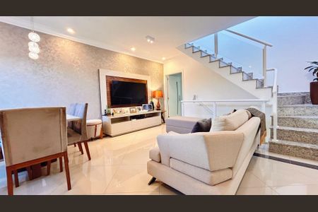 Casa à venda com 3 quartos, 117m² em Penha de França, São Paulo