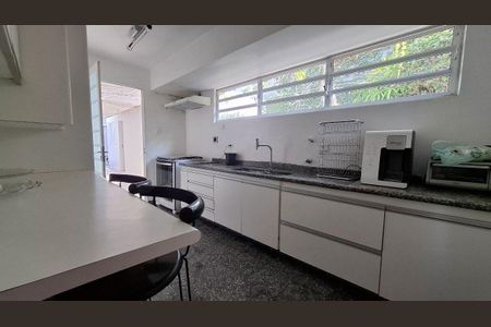 Casa à venda com 3 quartos, 225m² em Vila Morumbi, São Paulo