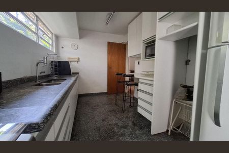 Casa à venda com 3 quartos, 225m² em Vila Morumbi, São Paulo