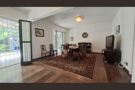 Casa à venda com 3 quartos, 225m² em Vila Morumbi, São Paulo