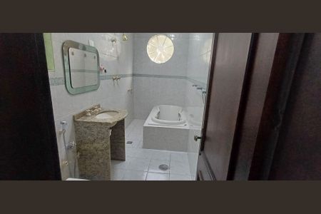 Casa à venda com 4 quartos, 255m² em Vila Saracatan, São Bernardo do Campo