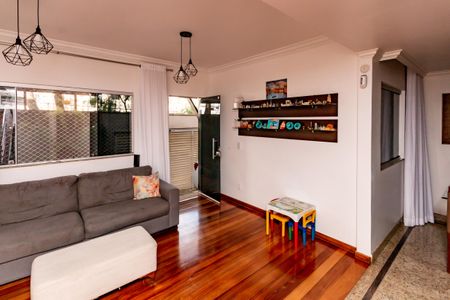 Sala de casa à venda com 3 quartos, 150m² em Castelo, Belo Horizonte