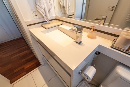 Apartamento para alugar com 67m², 2 quartos e 2 vagas Apartamento para alugar com 67m², 2 quartos e 2 vagasBanheiro da Suíte