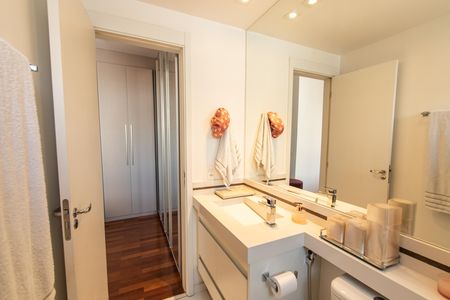 Apartamento para alugar com 67m², 2 quartos e 2 vagas Apartamento para alugar com 67m², 2 quartos e 2 vagasBanheiro da Suíte