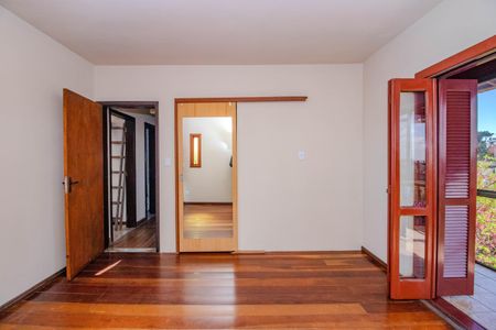 Casa à venda com 181m², 4 quartos e 3 vagasSuíte