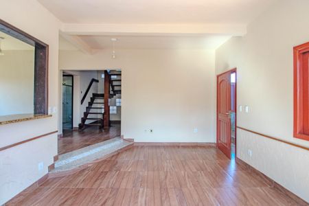 Sala de casa à venda com 4 quartos, 181m² em Passo das Pedras, Porto Alegre