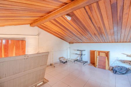 Casa à venda com 181m², 4 quartos e 3 vagasSótão