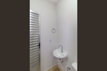 Banheiro de casa de condomínio para alugar com 1 quarto, 25m² em Vila Bela, São Paulo