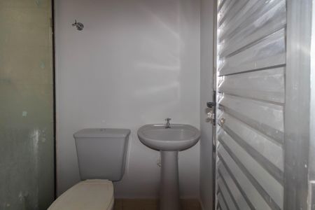 Casa de condomínio para alugar com 25m², 1 quarto e sem vagaBanheiro