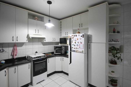 Casa à venda com 129m², 5 quartos e 1 vaga Casa à venda com 129m², 5 quartos e 1 vagaCozinha