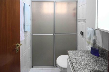 Casa à venda com 129m², 5 quartos e 1 vaga Casa à venda com 129m², 5 quartos e 1 vagaBanheiro Social