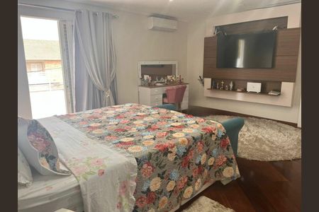 Casa à venda com 3 quartos, 390m² em Jardim Santa Helena, São Paulo