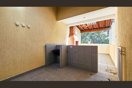 Casa de condomínio para alugar com 90m², 3 quartos e 2 vagas Casa de condomínio para alugar com 90m², 3 quartos e 2 vagasChurrasqueira
