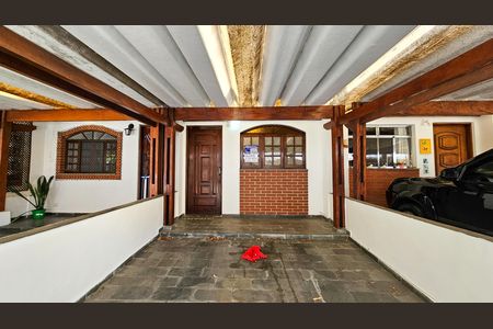 Casa de condomínio para alugar com 90m², 3 quartos e 2 vagas Casa de condomínio para alugar com 90m², 3 quartos e 2 vagasFachada