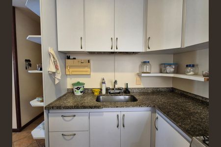 Apartamento à venda com 154m², 3 quartos e 2 vagas Apartamento à venda com 154m², 3 quartos e 2 vagasCozinha