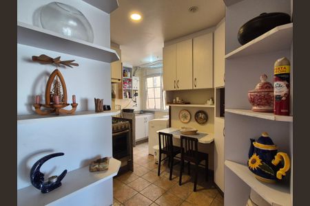 Apartamento à venda com 154m², 3 quartos e 2 vagas Apartamento à venda com 154m², 3 quartos e 2 vagasCozinha