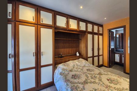 Apartamento à venda com 154m², 3 quartos e 2 vagas Apartamento à venda com 154m², 3 quartos e 2 vagasSuite