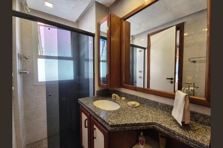 Apartamento à venda com 154m², 3 quartos e 2 vagas Apartamento à venda com 154m², 3 quartos e 2 vagasBanheiro da Suíte