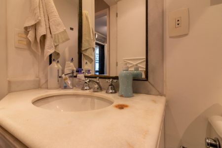 Apartamento à venda com 58m², 2 quartos e 1 vaga Apartamento à venda com 58m², 2 quartos e 1 vagaBanheiro