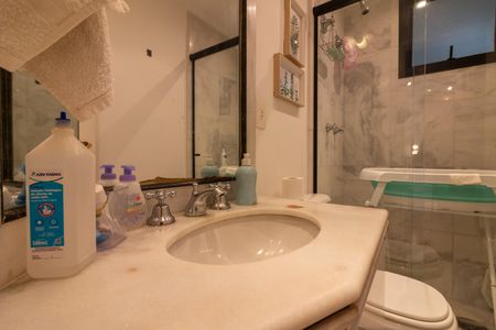 Apartamento à venda com 58m², 2 quartos e 1 vaga Apartamento à venda com 58m², 2 quartos e 1 vagaBanheiro