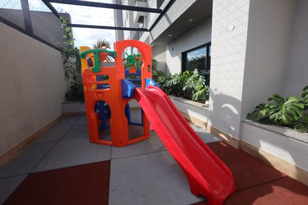 Apartamento para alugar com 64m², 2 quartos e 1 vagaÁrea comum - Playground