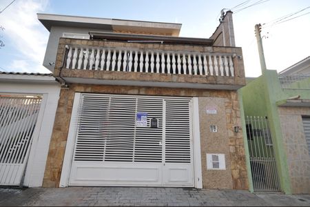Casa à venda com 135m², 3 quartos e 3 vagasFachada + Placa
