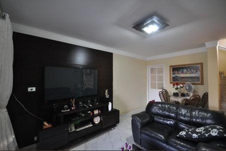 Casa à venda com 135m², 3 quartos e 3 vagasSala