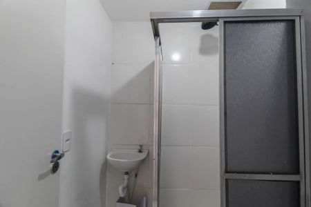 Banheiro de kitnet/studio para alugar com 1 quarto, 27m² em Vila Santa Clara, São Paulo