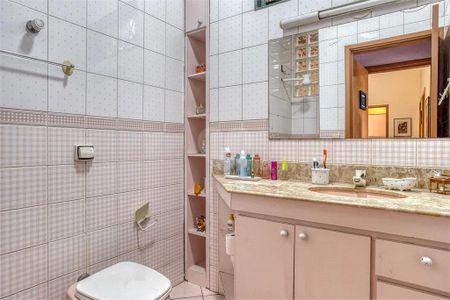 Casa à venda com 379m², 6 quartos e 4 vagas