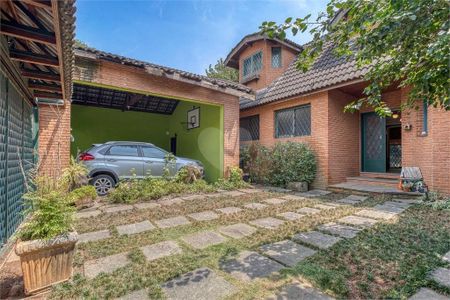 Casa à venda com 379m², 6 quartos e 4 vagas