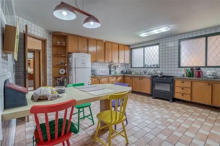 Cozinha de casa para alugar com 6 quartos, 379m² em Jardim Petropolis, São Paulo