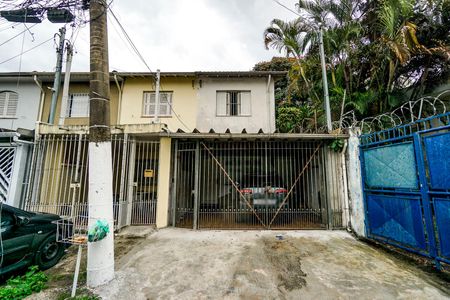 Casa à venda com 80m², 2 quartos e 2 vagasFachada