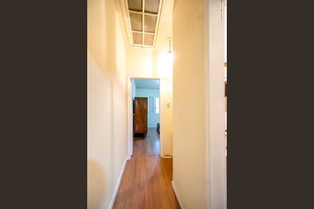 Casa à venda com 80m², 2 quartos e 2 vagasCorredor