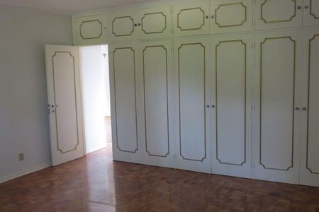 Casa à venda com 252m², 3 quartos e 15 vagas Casa à venda com 252m², 3 quartos e 15 vagasFoto 05